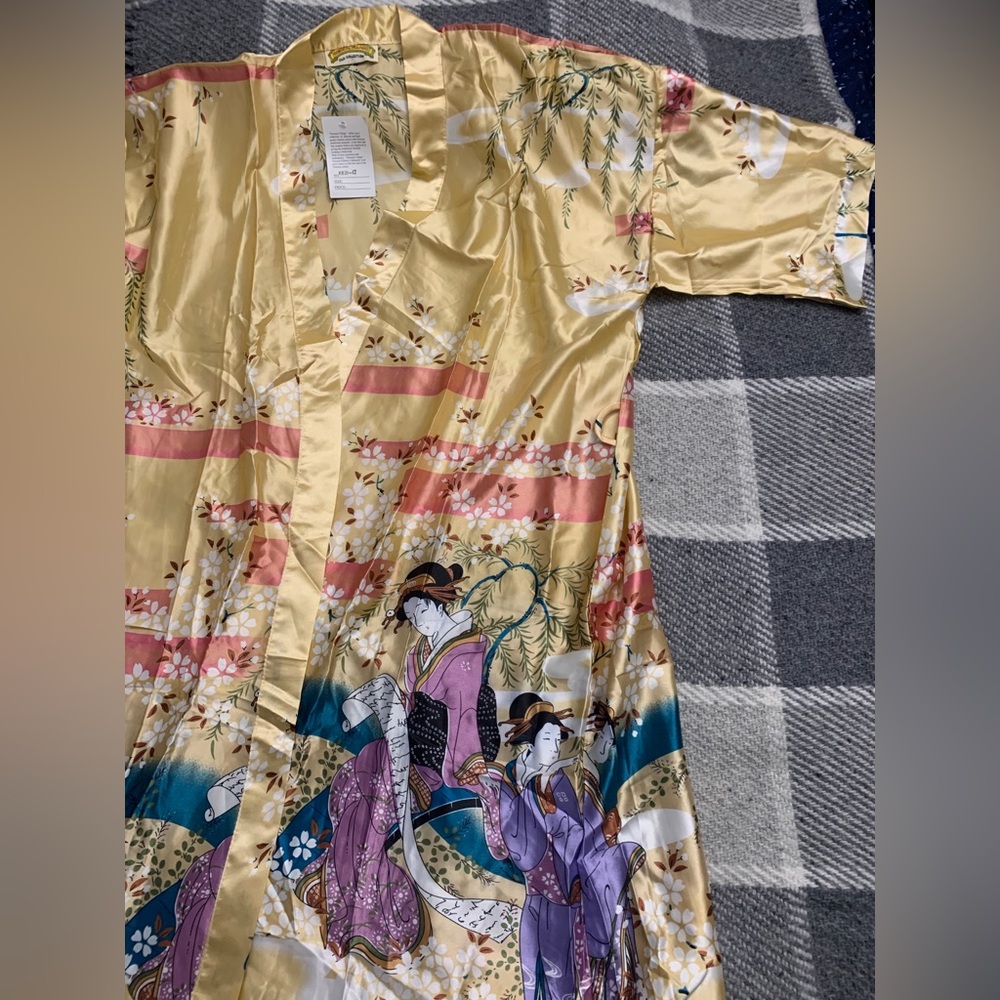 [NWT!!!] Women Silk like Kimono Robe - 2024 Japanese Pajamas - Picture 4 of 8